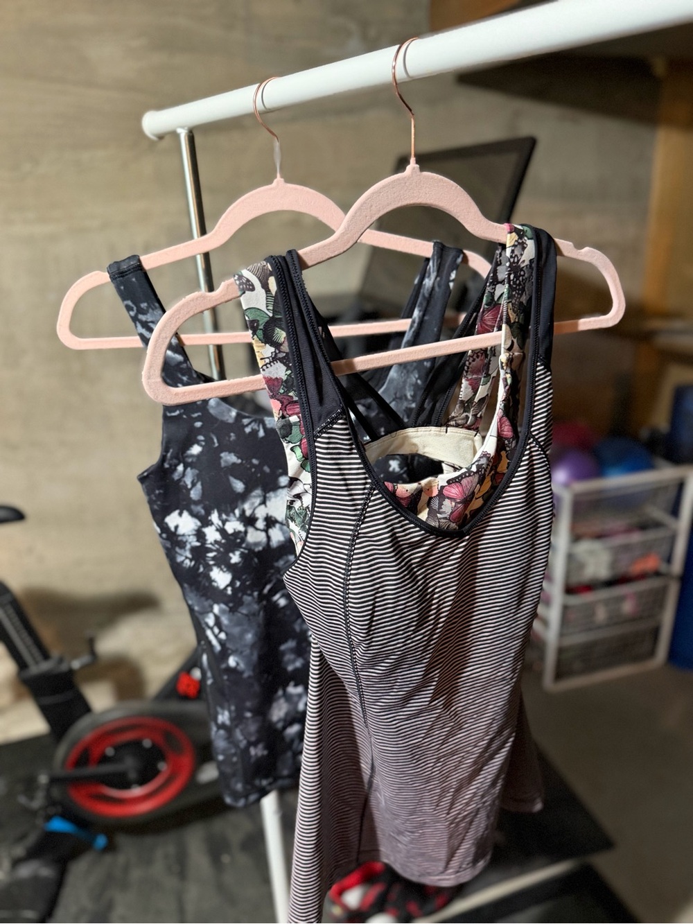 Bundle of 2 Lululemon tanks- Vintage